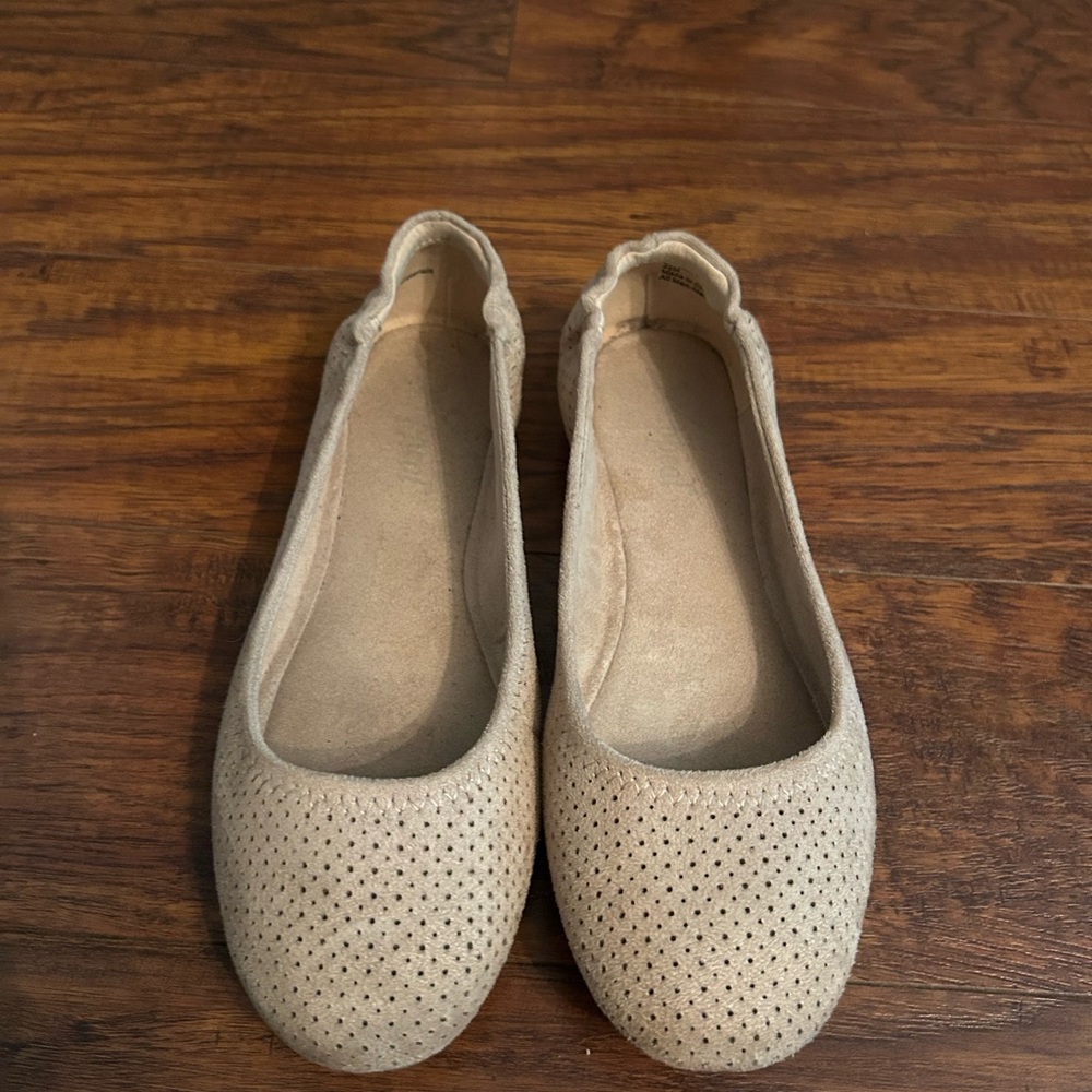 Women's Beige Ballet Flats